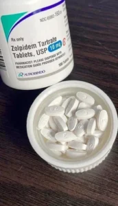 medications to avoid with zolpidem